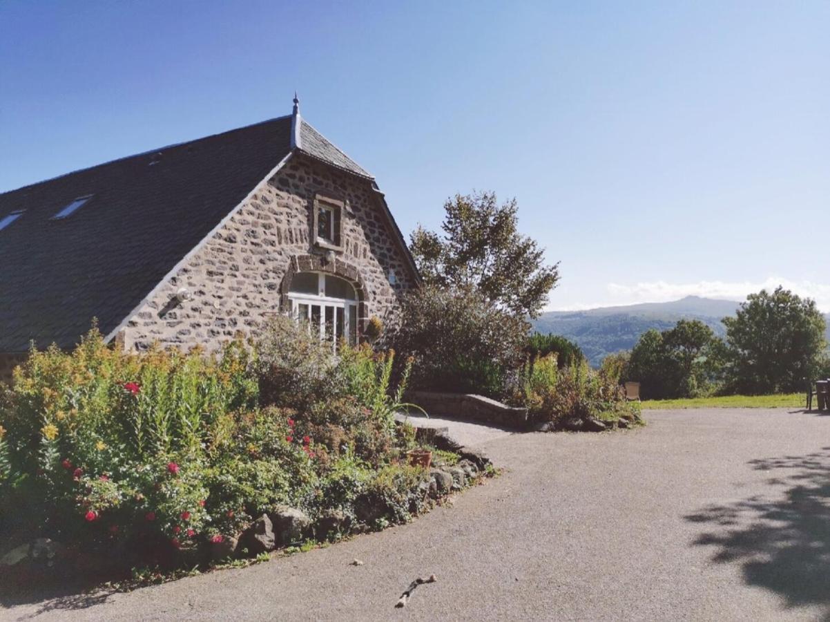 Maison D'Hotes La Grange Salers Exterior photo