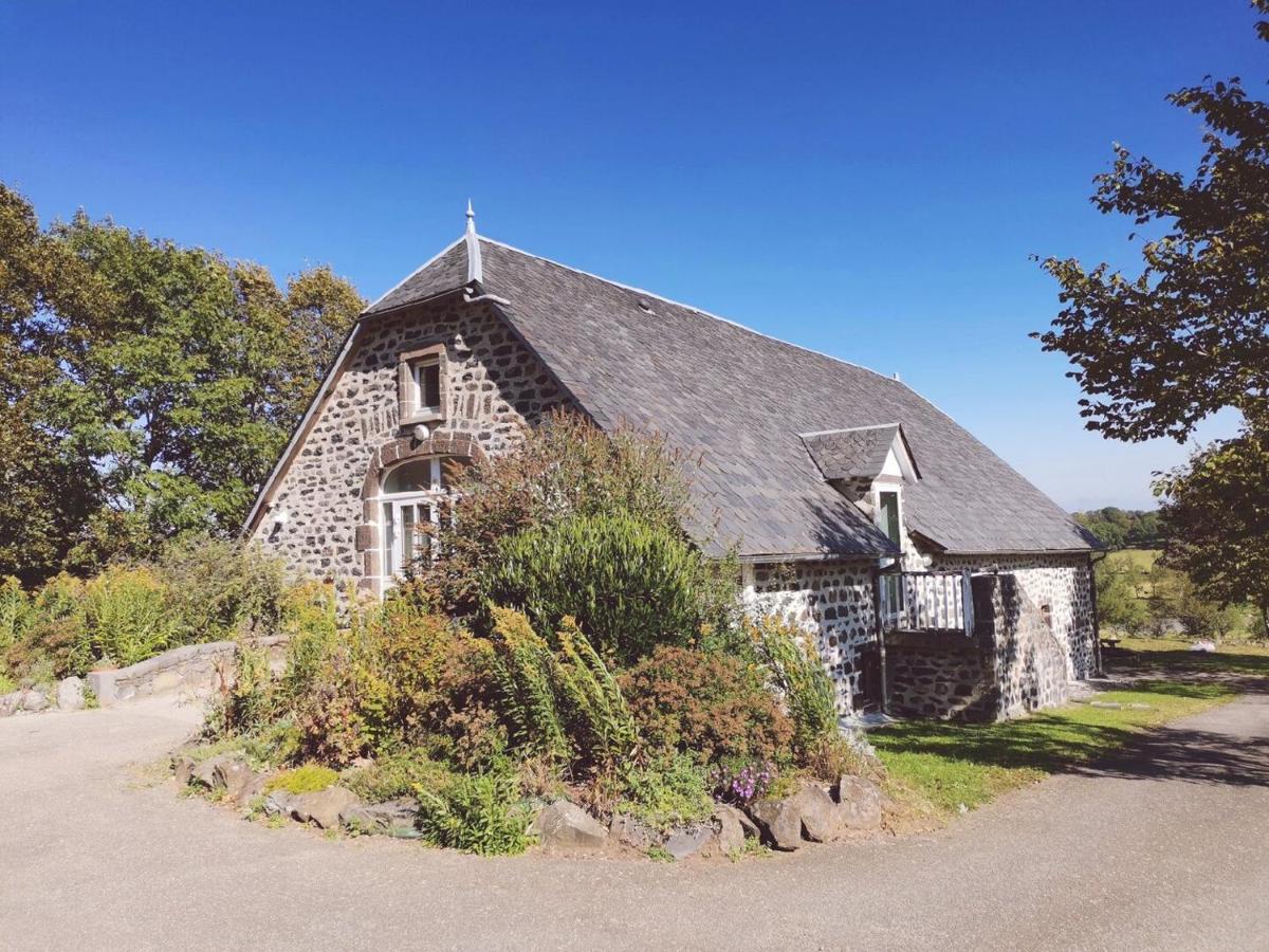 Maison D'Hotes La Grange Salers Exterior photo